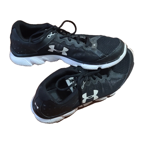 Under Armour Black Athletic Shoes - Picture 2 of 5